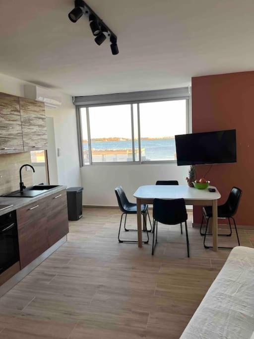 Joli Appart/Vue Etang/Clim /Wifi Balaruc-les-Bains Exteriér fotografie